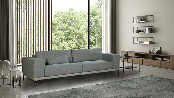 Sofa de estilo minimalista de la firma Gamamobel en nuestra tienda de Muebles en Madrid