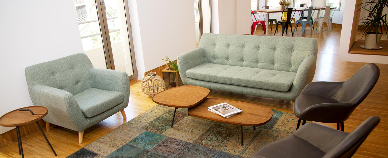 Sofa de estilo vintage de la firma Casa Thai en nuestra tienda de Muebles en Madrid