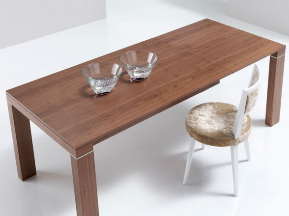 Mesa extensible de madera en tu tienda de muebles en Madrid