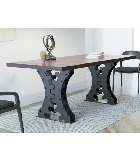 Mesa con patas de forja y tapa de madera en oferta en Madrid