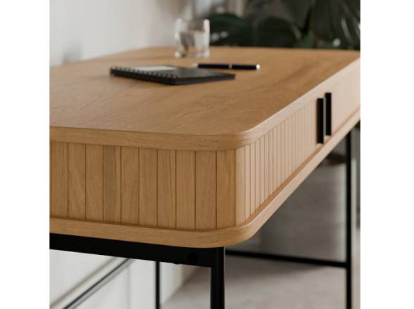 Escritorios de madera y metal estilo industrial