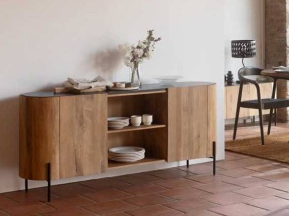 Mueble aparador de madera con forma eliptica