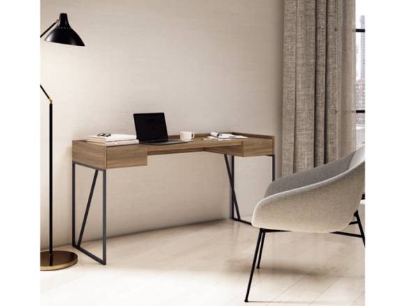 Escritorio con patas metálicas moderno