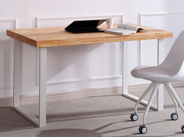Mesa de escritorio con tapa de madera