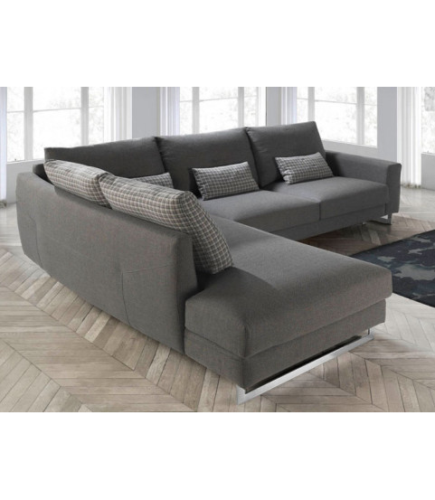 Sofá moderno con chaiselongue en Madrid