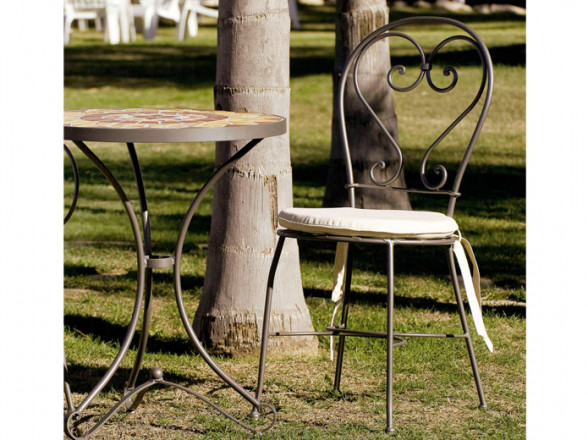 Silla de forja clásica en Muebles Valencia