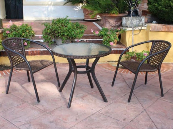 Oferta de mesa y sillas de fibra para jardín o terraza en Madrid