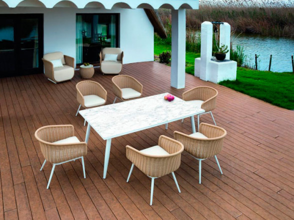 Conjunto de mesa y sillas de terraza en promoción en nuestra tienda de muebles en Madrid