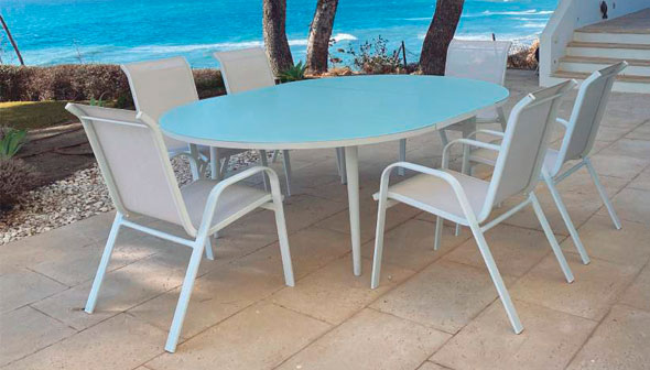 Conjunto de mesas y sillas para terraza en Muebles Valencia, tu tienda de muebles en Madrid