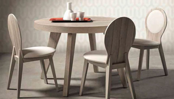 Mesas y sillas para comidas de estilo familiar en Muebles Valencia, tu tienda de muebles en Madrid